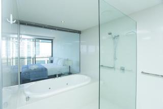 Circle on Cavill - Hosted by Coastal Letting Co. - 5