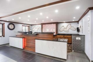 Quality Inn Cedar Rapids South - 1