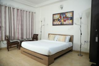 Runway Residency at Pitampura - Neu-Delhi - 9
