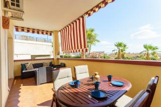 Spacious Beachfront Flat with Sea Views and Private Indoor Parking - Benalmádena - 3