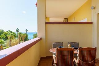 Spacious Beachfront Flat with Sea Views and Private Indoor Parking - Benalmádena - 2