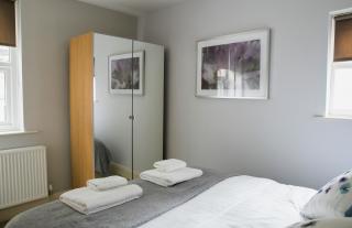 Harlow apartment - 3