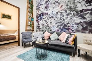 A9 Houseleek Astoria - Budapest - 8