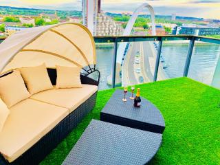 Glasgow City Centre - The PENTHOUSE with RiverViews - (Duplex, 3 Bedrooms, 3 Bathrooms, 2 Living rooms/Kitchen, Private SKY Terrace, 2 Parkings, Top Floor, Huge - 2100 sq ft, SECC HYDRO) - Glasgow - 0