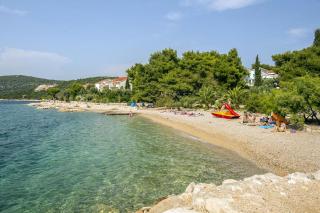 Apartments by the sea Maslinica, Solta - 14748 - 6