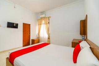 RedDoorz Syariah@Jalan Dr Mansyur Medan - Medan - 1