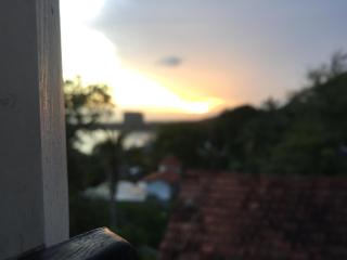 Hill cottage - ocean view - 1