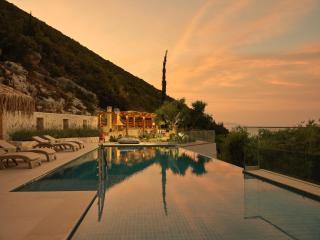 Artemis Villas - Spectacular Views & Ideal For Large Groups, By ZanteWize - Khartáta - 6