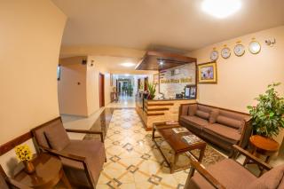 Hillside Plaza Hotel - 1