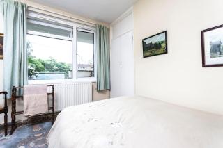 chez Guinevere - London - 1