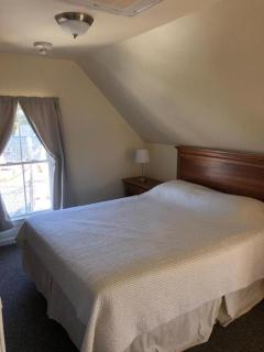 The Attleboro House - Oak Bluffs - 4