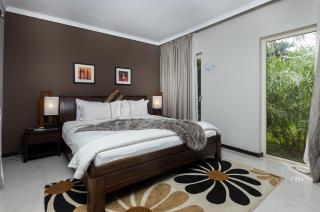 Red Mango Hotel and Apartments - 5