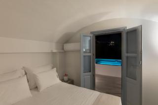 BlackStone Luxury Suites - 2