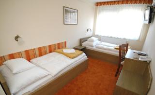 Hotel Bavaria - Abda - 5
