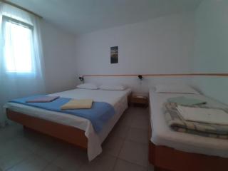 Apartments Ema - Pag - 1