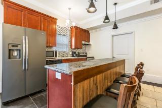 Modern 4BR City Condo 5min drive to FQ - New Orleans - 5