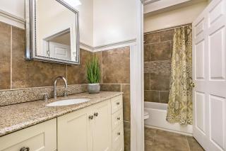 Modern 4BR City Condo 5min drive to FQ - New Orleans - 3