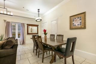 Modern 4BR City Condo 5min drive to FQ - New Orleans - 6