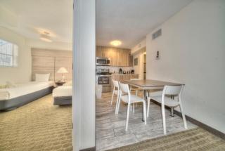 Club Lux Resort By The Beach - Deerfield Beach - 7