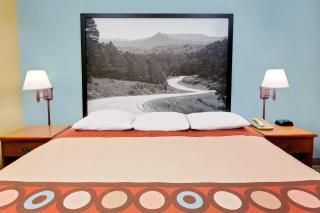 Super 8 by Wyndham Hazen - 1