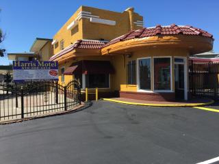 Harris Motel - Oakland - 6