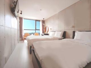 Hotel Stay Interview Jeju - Seogwipo - 2