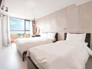 Hotel Stay Interview Jeju - Seogwipo - 6