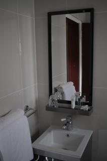 Triple Palms Bed and Breakfast - 8