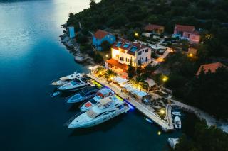 Villa Rava Hotel & restaurant - Rava - 7