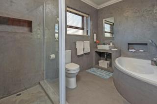 White Shark Guest House - Gansbaai - 3