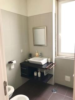 Luxury part of the city - Modern Apartment with Airconditioning - near Subway - Lisbona - 3