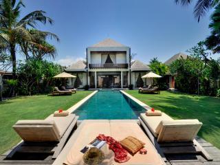 Majapahit Beach Villas by Nakula - Ketewel - 0