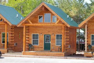 Cabins of Mackinac & Lodge - Mackinaw City - 0