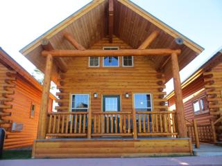 Cabins of Mackinac & Lodge - Mackinaw City - 3