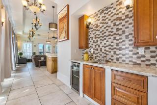 Spacious 4BR Condo on Carondelet Near All Hot Spo - New Orleans - 6