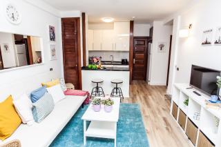 Spectacular Renovated Apartment, 5 min to Camison Beach, with AirCon - Arona - 1