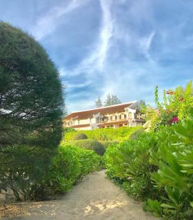 Villa Louise Hue Beach Boutique Hotel - 4