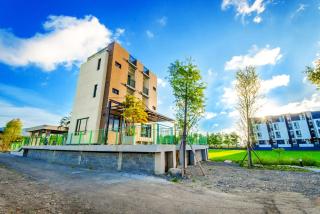 Maple Left Shore - 0