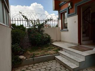 Quiet Garden House Only For Medium & Long Term - Pātan - 6