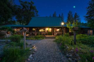 The Davies Family Inn - 2