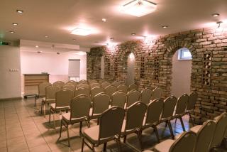 Hotel Dastan - Levice - 8