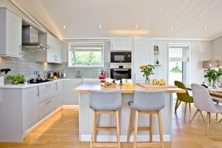Perry Lodge, Strawberryfield Park - Cheddar - 2