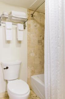 Hillside Boutique Hotel - Castroville - 8