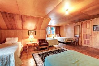 Roost Manor - Eagle River - 9