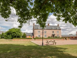 Rhandregynwen Hall - 9