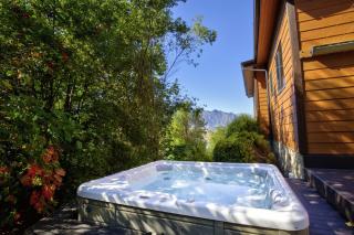 Hensman Heights- family home with outdoor spa pool - 6