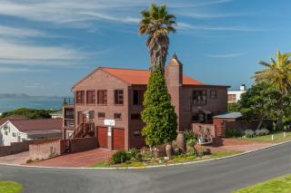 White Shark Guest House - Gansbaai - 9