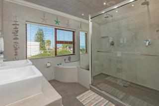 White Shark Guest House - Gansbaai - 5