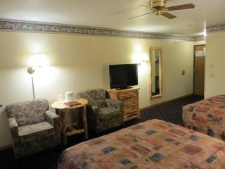 Super 8 by Wyndham Bridgeview of Mackinaw City - Mackinaw City - 1