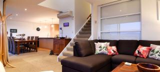 Penthouse 39 - Nelson - 4